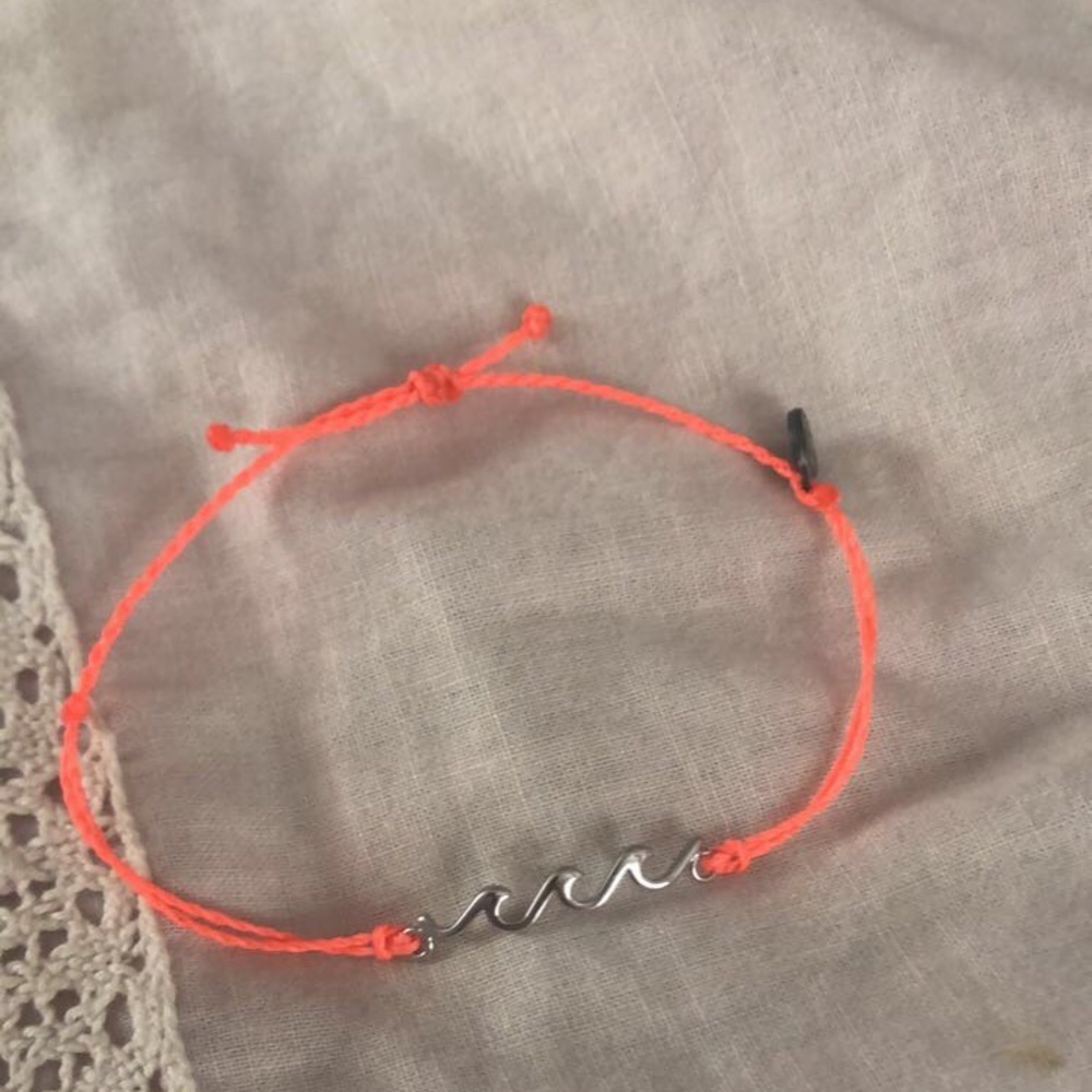 Pura Vida wave bracelet